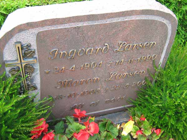 Billede af gravsten på Struer Kirkegård